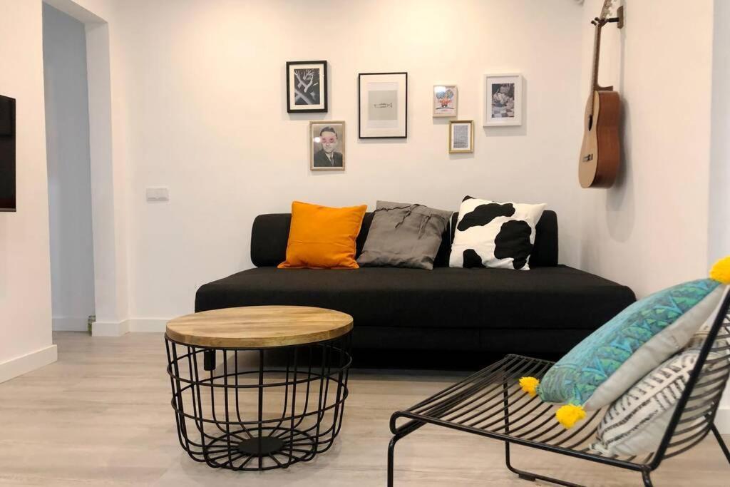Apartamento M5 Cool Terrace. Metro 1 Min. Center 15' By Metro Esplugues de Llobregat Exterior foto