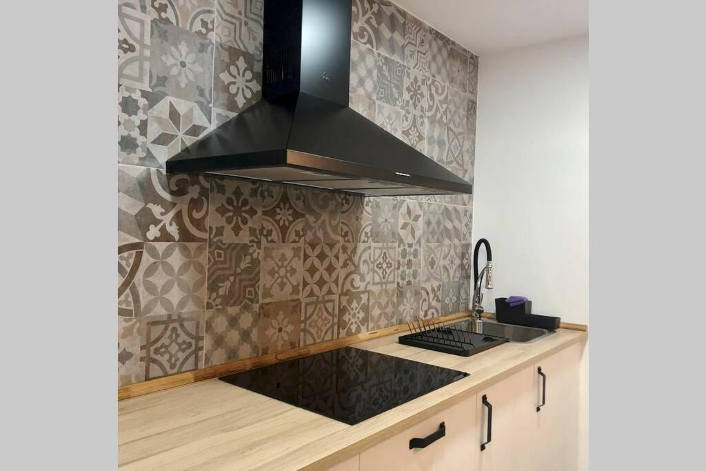 Apartamento M5 Cool Terrace. Metro 1 Min. Center 15' By Metro Esplugues de Llobregat Exterior foto