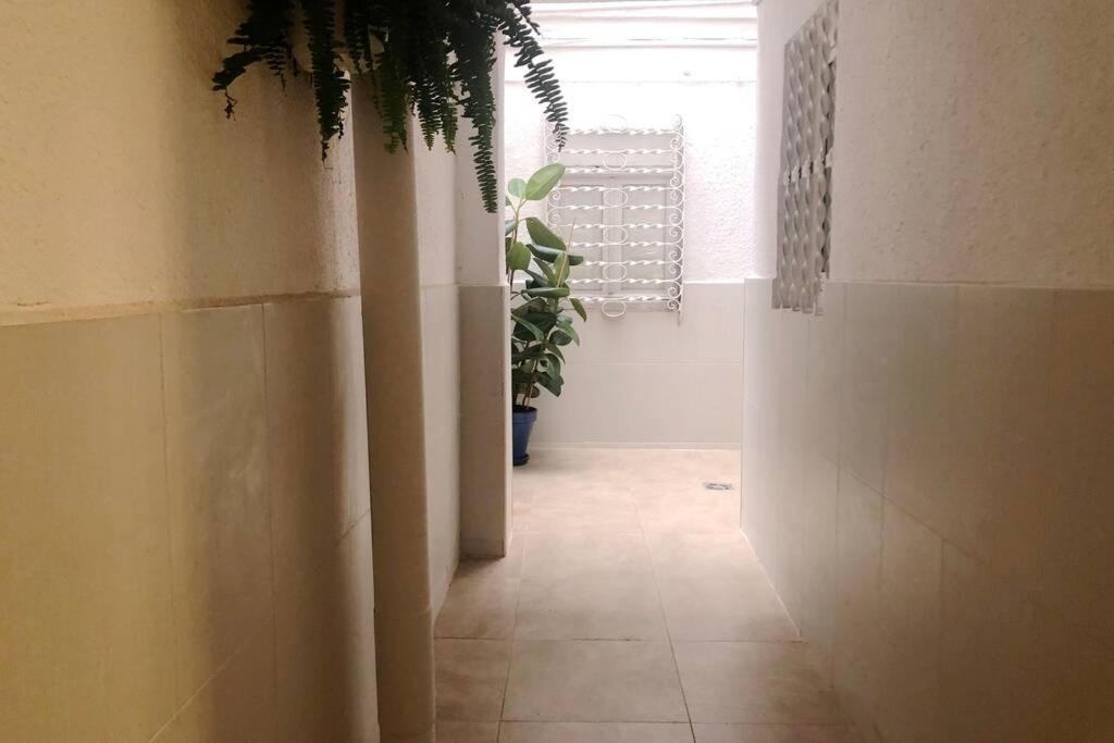 Apartamento M5 Cool Terrace. Metro 1 Min. Center 15' By Metro Esplugues de Llobregat Exterior foto